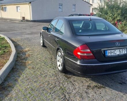 Черный Мерседес 320, объемом двигателя 3.2 л и пробегом 380 тыс. км за 2000 $, фото 1 на Automoto.ua