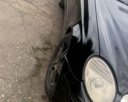 Черный Мерседес 320, объемом двигателя 3.2 л и пробегом 350 тыс. км за 2383 $, фото 1 на Automoto.ua