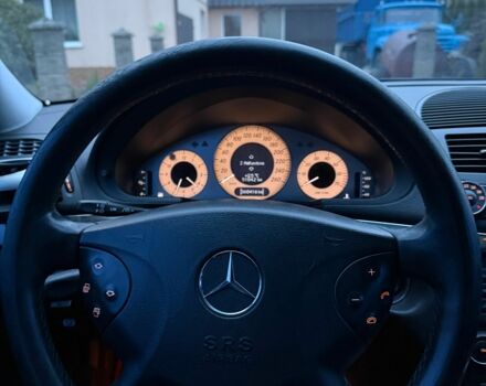 Черный Мерседес 320, объемом двигателя 3.2 л и пробегом 360 тыс. км за 7000 $, фото 7 на Automoto.ua