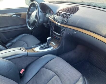 Черный Мерседес 320, объемом двигателя 0 л и пробегом 300 тыс. км за 3910 $, фото 2 на Automoto.ua