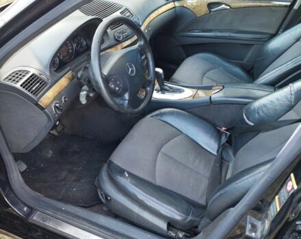 Черный Мерседес 320, объемом двигателя 0 л и пробегом 300 тыс. км за 3910 $, фото 5 на Automoto.ua