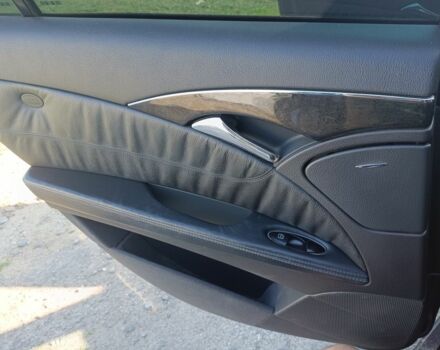 Черный Мерседес 320, объемом двигателя 3.2 л и пробегом 315 тыс. км за 7300 $, фото 12 на Automoto.ua