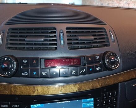 Черный Мерседес 320, объемом двигателя 3.2 л и пробегом 315 тыс. км за 7300 $, фото 18 на Automoto.ua