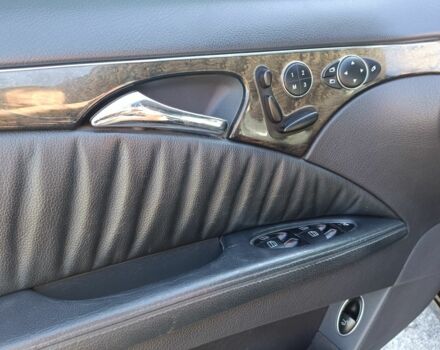 Черный Мерседес 320, объемом двигателя 3.2 л и пробегом 315 тыс. км за 7300 $, фото 15 на Automoto.ua