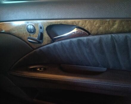 Черный Мерседес 320, объемом двигателя 3.2 л и пробегом 315 тыс. км за 7300 $, фото 21 на Automoto.ua