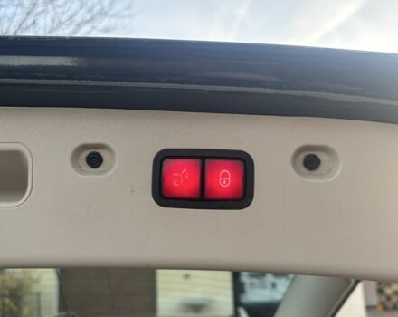 Чорний Мерседес 320, об'ємом двигуна 3.2 л та пробігом 463 тис. км за 3350 $, фото 6 на Automoto.ua