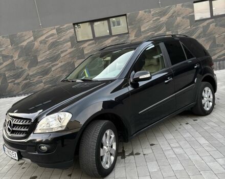 Черный Мерседес 320, объемом двигателя 3 л и пробегом 350 тыс. км за 10000 $, фото 3 на Automoto.ua