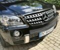 Чорний Мерседес 320, об'ємом двигуна 3 л та пробігом 350 тис. км за 13999 $, фото 1 на Automoto.ua