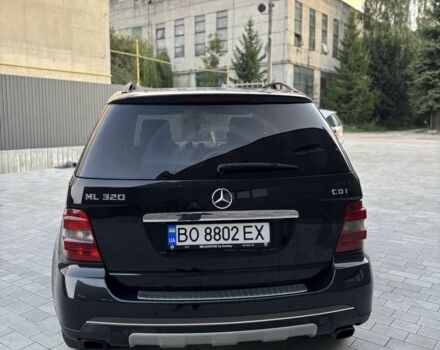 Черный Мерседес 320, объемом двигателя 3 л и пробегом 350 тыс. км за 10000 $, фото 4 на Automoto.ua
