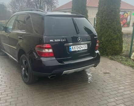 Черный Мерседес 320, объемом двигателя 3 л и пробегом 440 тыс. км за 7500 $, фото 4 на Automoto.ua