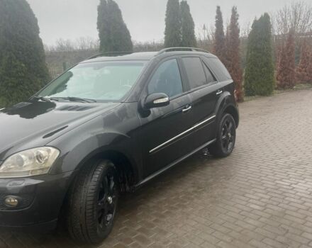 Черный Мерседес 320, объемом двигателя 3 л и пробегом 440 тыс. км за 7500 $, фото 3 на Automoto.ua