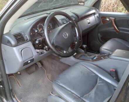 Чорний Мерседес 320, об'ємом двигуна 3.2 л та пробігом 320 тис. км за 3100 $, фото 5 на Automoto.ua