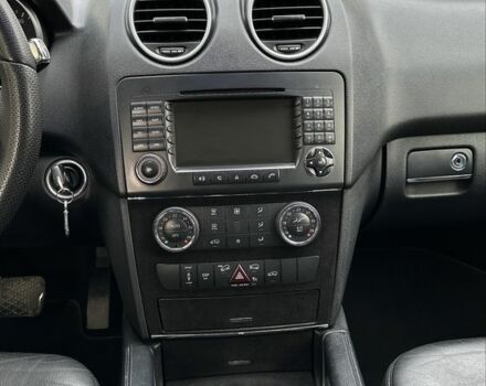 Чорний Мерседес 320, об'ємом двигуна 3 л та пробігом 278 тис. км за 10700 $, фото 8 на Automoto.ua