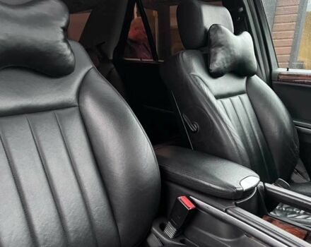 Чорний Мерседес 320, об'ємом двигуна 3 л та пробігом 517 тис. км за 10100 $, фото 23 на Automoto.ua