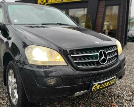 Чорний Мерседес 320, об'ємом двигуна 3 л та пробігом 517 тис. км за 10100 $, фото 1 на Automoto.ua