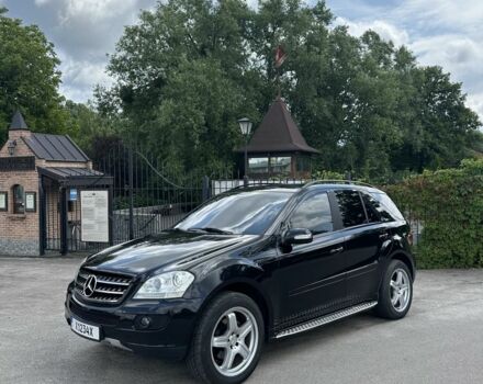 Чорний Мерседес 320, об'ємом двигуна 3 л та пробігом 278 тис. км за 10700 $, фото 6 на Automoto.ua