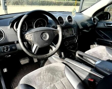 Черный Мерседес 320, объемом двигателя 3 л и пробегом 273 тыс. км за 3600 $, фото 6 на Automoto.ua