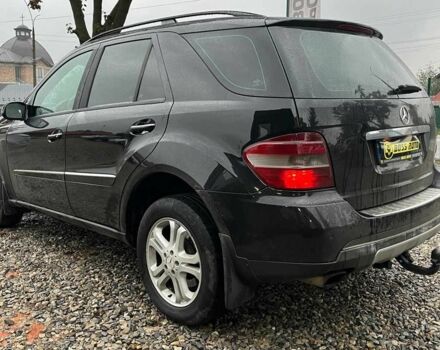 Чорний Мерседес 320, об'ємом двигуна 3 л та пробігом 517 тис. км за 10100 $, фото 6 на Automoto.ua