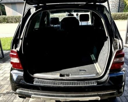 Черный Мерседес 320, объемом двигателя 3 л и пробегом 273 тыс. км за 3600 $, фото 3 на Automoto.ua