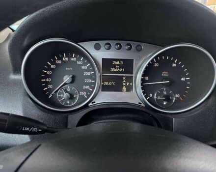 Черный Мерседес 320, объемом двигателя 3 л и пробегом 364 тыс. км за 6200 $, фото 3 на Automoto.ua