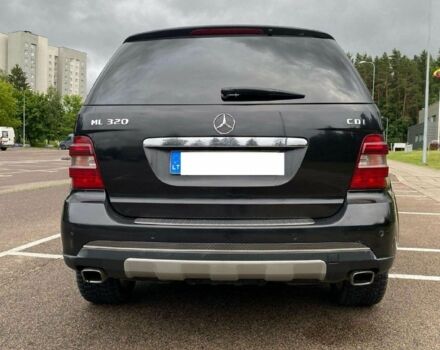 Черный Мерседес 320, объемом двигателя 3 л и пробегом 364 тыс. км за 6200 $, фото 11 на Automoto.ua