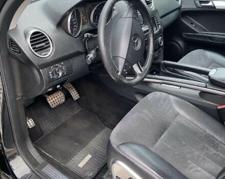 Черный Мерседес 320, объемом двигателя 3 л и пробегом 364 тыс. км за 6200 $, фото 5 на Automoto.ua