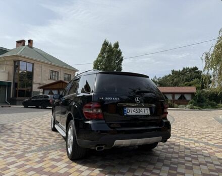 Черный Мерседес 320, объемом двигателя 3 л и пробегом 398 тыс. км за 11300 $, фото 3 на Automoto.ua