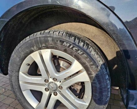 Черный Мерседес 320, объемом двигателя 3 л и пробегом 326 тыс. км за 12300 $, фото 3 на Automoto.ua