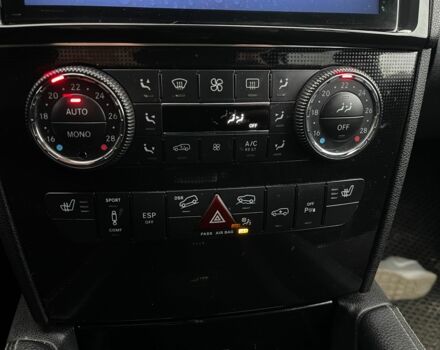 Черный Мерседес 320, объемом двигателя 3 л и пробегом 330 тыс. км за 10999 $, фото 10 на Automoto.ua