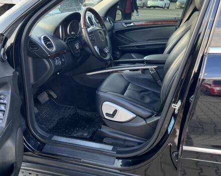 Чорний Мерседес 320, об'ємом двигуна 3 л та пробігом 380 тис. км за 15000 $, фото 5 на Automoto.ua