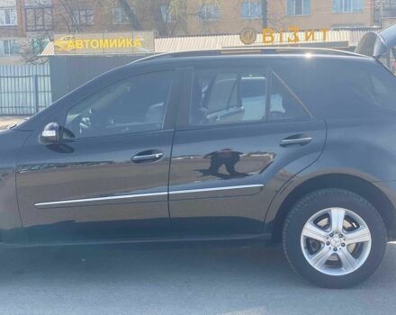 Черный Мерседес 320, объемом двигателя 3 л и пробегом 200 тыс. км за 12000 $, фото 7 на Automoto.ua