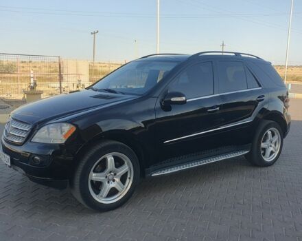 Черный Мерседес 320, объемом двигателя 3 л и пробегом 292 тыс. км за 12200 $, фото 4 на Automoto.ua