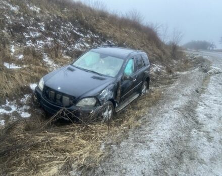 Чорний Мерседес 320, об'ємом двигуна 3 л та пробігом 355 тис. км за 8500 $, фото 21 на Automoto.ua