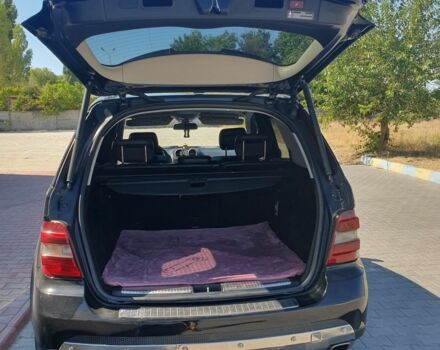 Черный Мерседес 320, объемом двигателя 3 л и пробегом 292 тыс. км за 12200 $, фото 17 на Automoto.ua