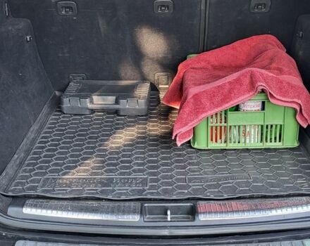 Черный Мерседес 320, объемом двигателя 3 л и пробегом 379 тыс. км за 13700 $, фото 7 на Automoto.ua