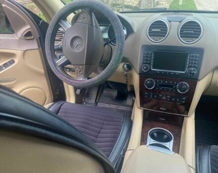 Черный Мерседес 320, объемом двигателя 3 л и пробегом 200 тыс. км за 12000 $, фото 6 на Automoto.ua