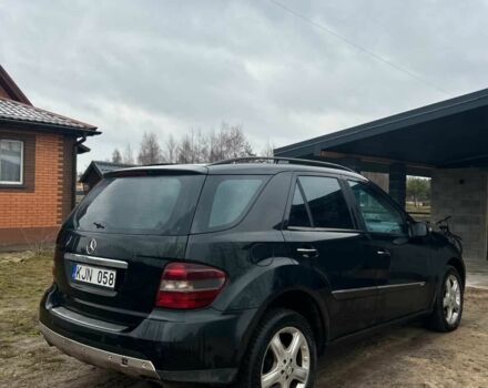 Чорний Мерседес 320, об'ємом двигуна 0 л та пробігом 370 тис. км за 5700 $, фото 1 на Automoto.ua