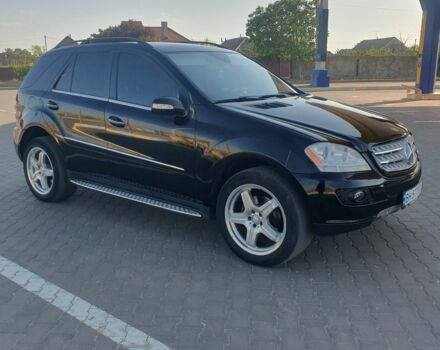 Черный Мерседес 320, объемом двигателя 3 л и пробегом 292 тыс. км за 12200 $, фото 1 на Automoto.ua