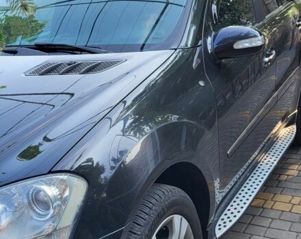 Черный Мерседес 320, объемом двигателя 3 л и пробегом 379 тыс. км за 13700 $, фото 3 на Automoto.ua