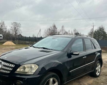 Чорний Мерседес 320, об'ємом двигуна 0 л та пробігом 370 тис. км за 5700 $, фото 2 на Automoto.ua