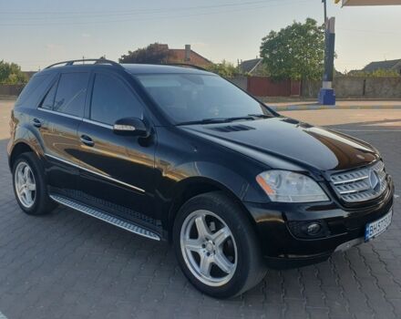 Черный Мерседес 320, объемом двигателя 3 л и пробегом 292 тыс. км за 12200 $, фото 3 на Automoto.ua