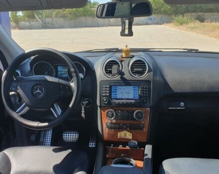 Черный Мерседес 320, объемом двигателя 3 л и пробегом 292 тыс. км за 12200 $, фото 14 на Automoto.ua