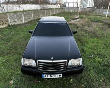 Чорний Мерседес 320, об'ємом двигуна 3.2 л та пробігом 300 тис. км за 3300 $, фото 1 на Automoto.ua