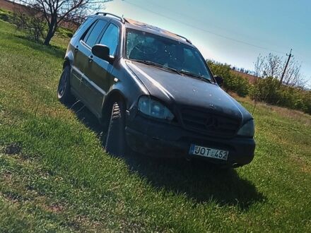 Мерседес 320 1998 в Березнеговатом на Automoto.ua Черный Мерседес 320, объемом двигателя 3.2 л и пробегом 505 тыс. км за 1800 $, фото 1 на Automoto.ua