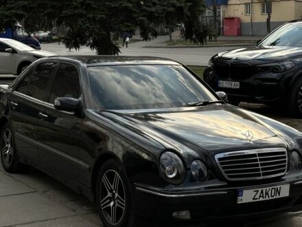 Черный Мерседес 320, объемом двигателя 3.2 л и пробегом 380 тыс. км за 4200 $, фото 1 на Automoto.ua