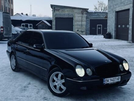 Чорний Мерседес 320, об'ємом двигуна 3.2 л та пробігом 400 тис. км за 4300 $, фото 1 на Automoto.ua