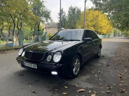 Чорний Мерседес 320, об'ємом двигуна 3.2 л та пробігом 450 тис. км за 3750 $, фото 1 на Automoto.ua