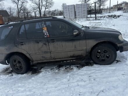 Чорний Мерседес 320, об'ємом двигуна 3.2 л та пробігом 3 тис. км за 3500 $, фото 1 на Automoto.ua