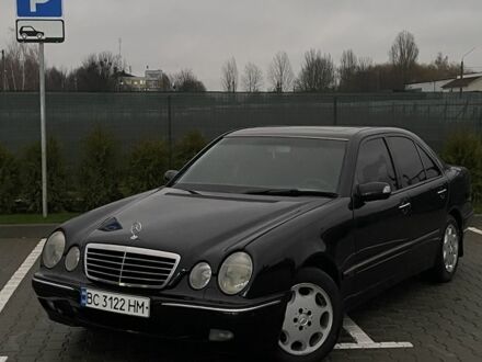 Чорний Мерседес 320, об'ємом двигуна 3.2 л та пробігом 370 тис. км за 4299 $, фото 1 на Automoto.ua