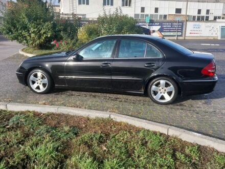 Черный Мерседес 320, объемом двигателя 3.2 л и пробегом 380 тыс. км за 2000 $, фото 1 на Automoto.ua